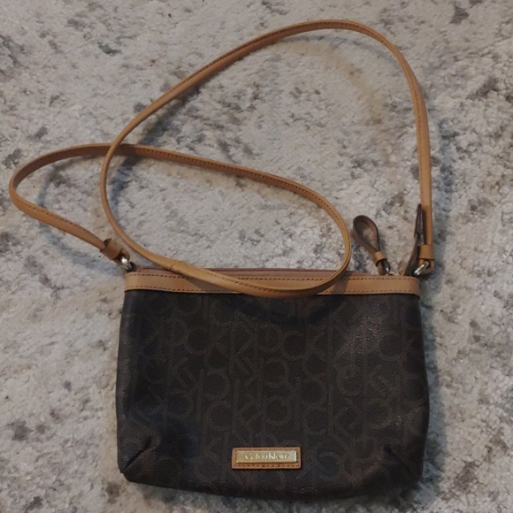 Calvin Klein crossbody bag - Picture 1 of 4